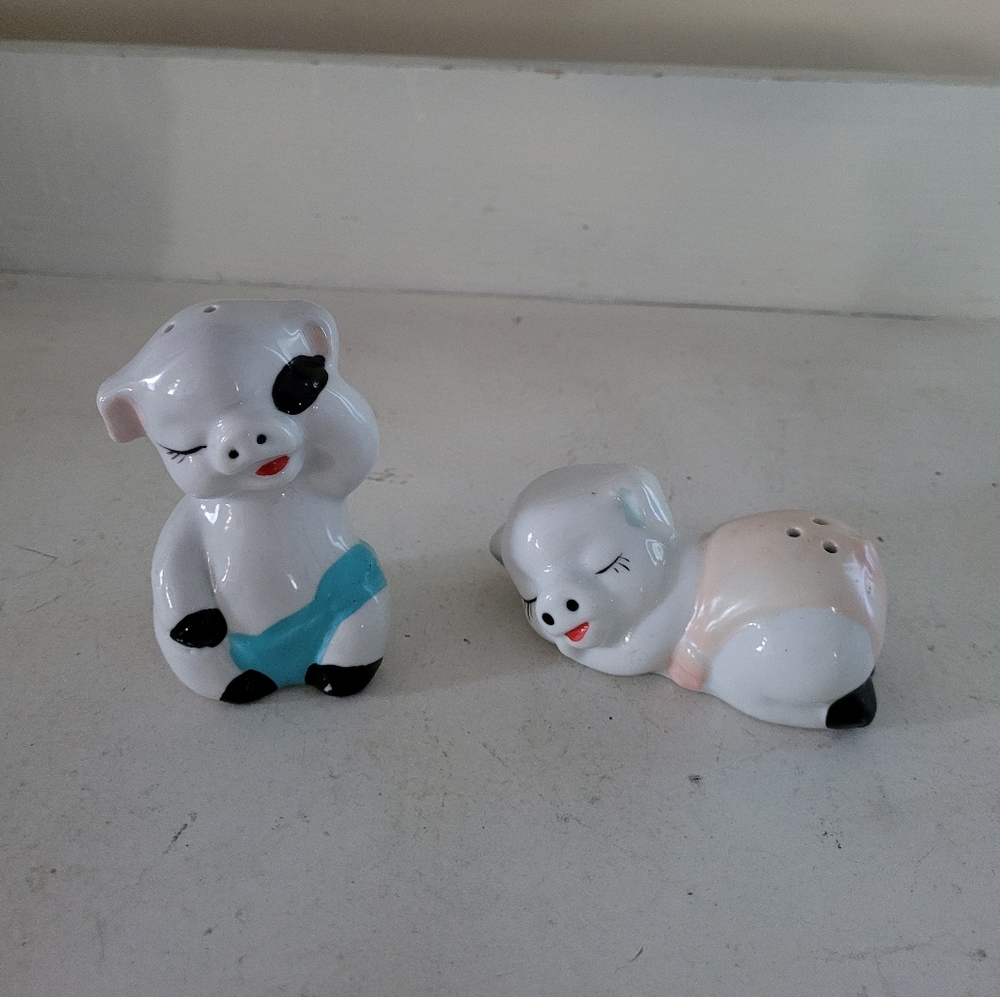 Lefton Pig salt and Pepper shaker